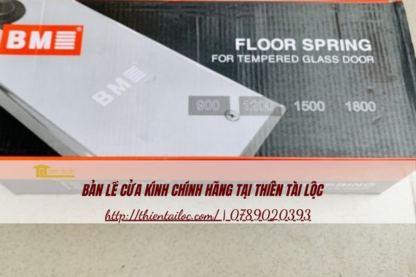 bản lề cửa kính