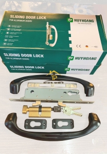 Khoá chữ C Huy hoàng