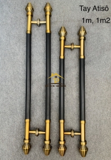 Tay nắm hoa Atisô 