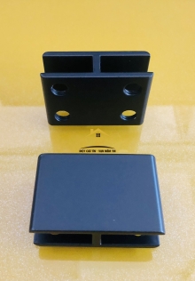 Bas nhôm 180 độ đen ( số 3 )