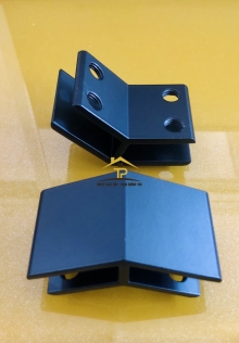 Bas nhôm 135 độ đen ( số 6 )