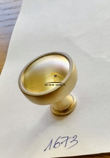 Tay nắm tủ gù vàng 1673