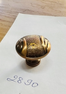 Tay nắm tủ gù vàng hoa văn cổ điển 2890