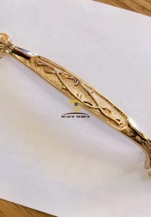 Tay nắm tủ vàng 8365