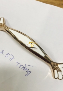 Tay nắm tủ trắng 257
