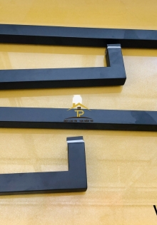 Tay phòng tắm vuông 25 đen ( vuông góc )